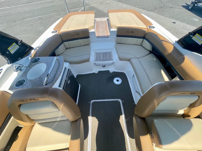 Slide: The Image of Sea Ray 250 SLX 2014 - 9