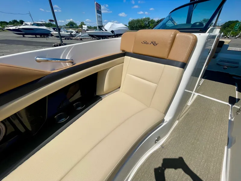 Slide: The Image of Sea Ray 250 SLX 2014 - 11