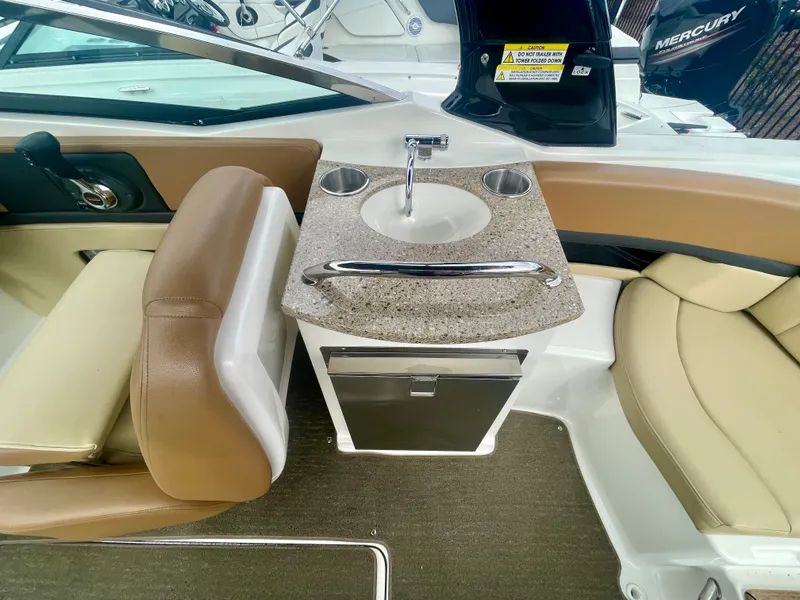 Slide: The Image of Sea Ray 250 SLX 2014 - 8