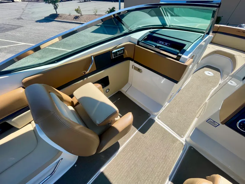 Slide: The Image of Sea Ray 250 SLX 2014 - 7