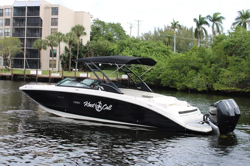 Slide: The Image of Sea Ray 29' - Exterior Profile - 19