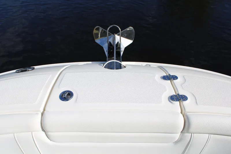 Slide: The Image of Sea Ray 29' - Anchor Locker - 6