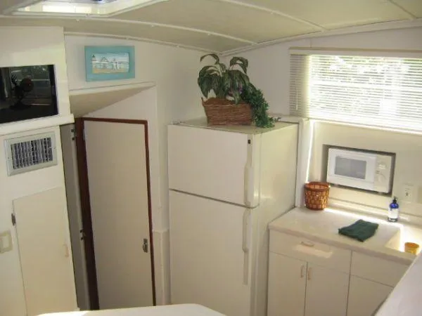 Slide: The Image of Bertram 46 Motor Yacht 1974 - 6