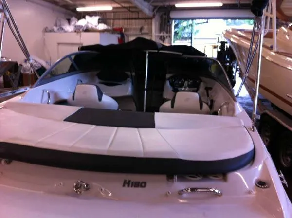 Slide: The Image of Four Winns 180 Horizon 2011 - 4