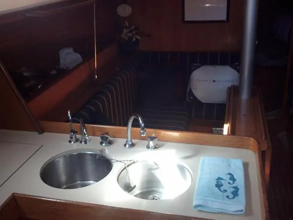 Slide: The Image of Beneteau Oceanis 350 1988 - 8