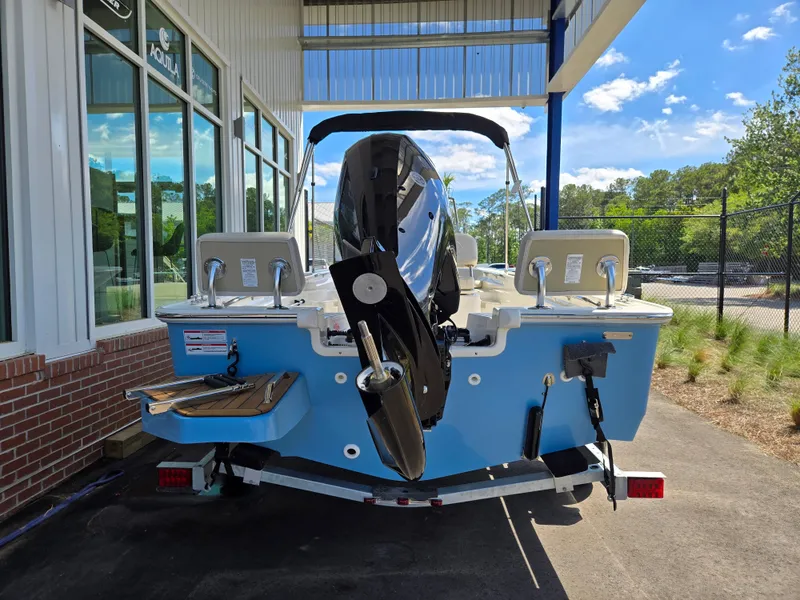 Slide: The Image of Boston Whaler 170 Montauk 2026 - 3