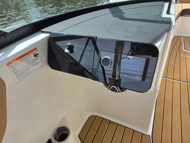 Slide: The Image of Sea Ray SDX 270 Outboard 2026 - 26