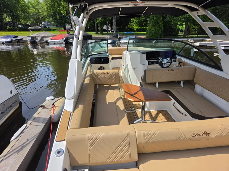 Slide: The Image of Sea Ray SDX 270 Outboard 2026 - 9