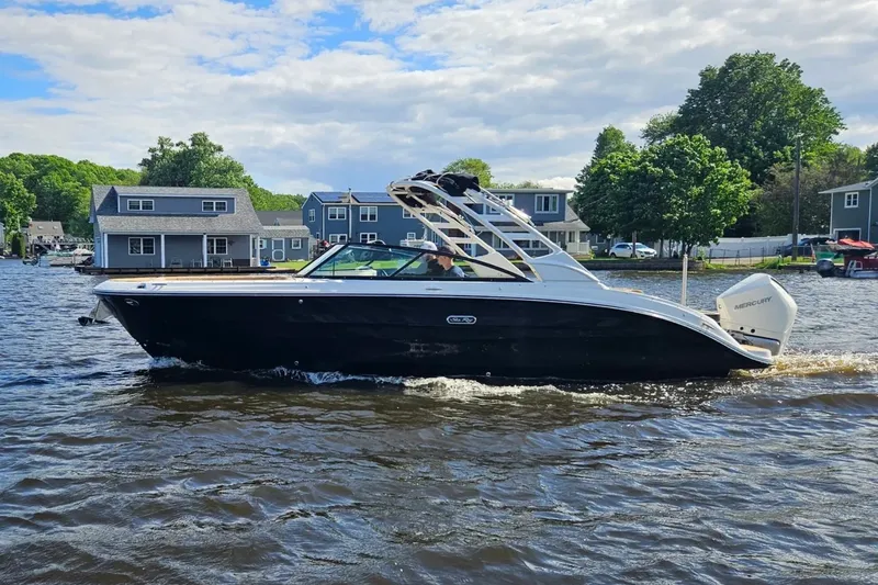 Slide: The Image of Sea Ray SDX 270 Outboard 2026 - 0
