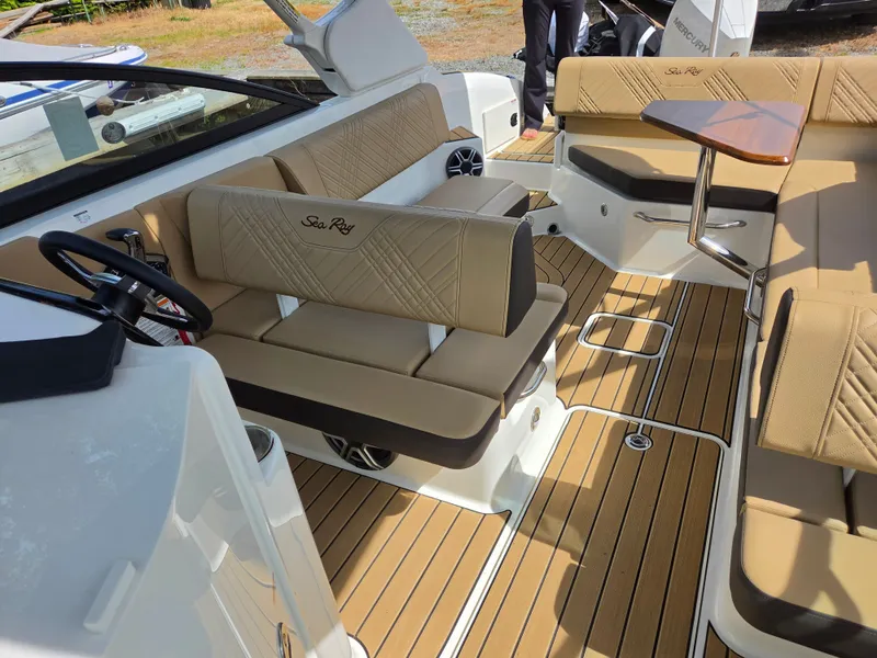 Slide: The Image of Sea Ray SDX 270 Outboard 2026 - 17