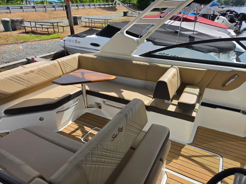 Slide: The Image of Sea Ray SDX 270 Outboard 2026 - 8