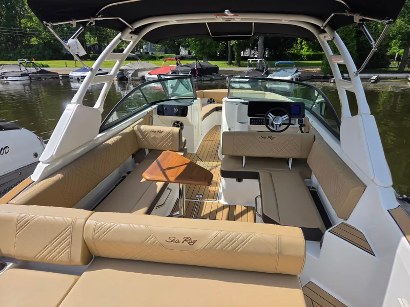 Slide: The Image of Sea Ray SDX 270 Outboard 2026 - 7