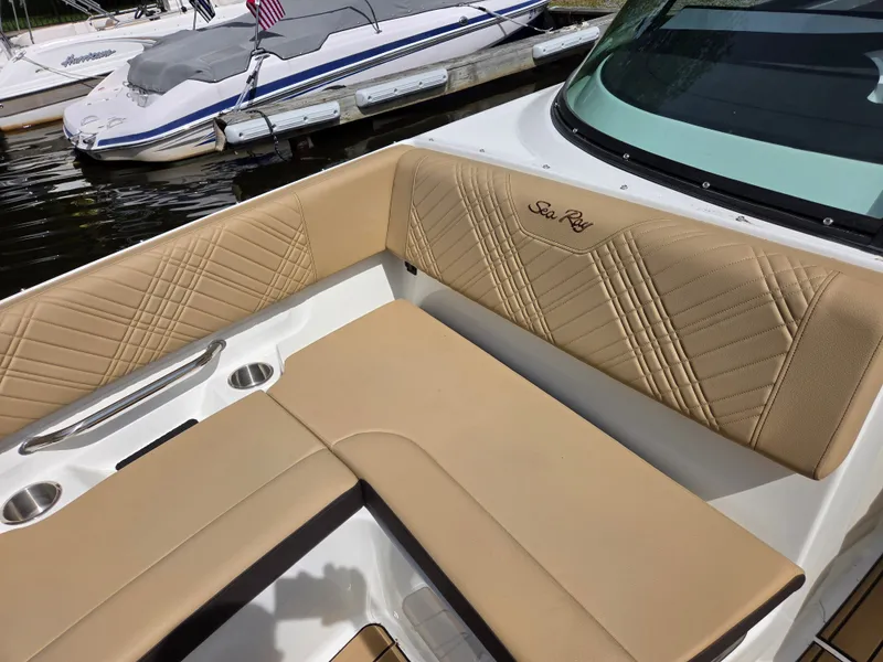 Slide: The Image of Sea Ray SDX 270 Outboard 2026 - 34