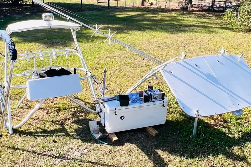 Slide: The Image of Boat equipment and accessories on grass, Parker 2820 XLD Sport Cabin, 2005 model. - 8