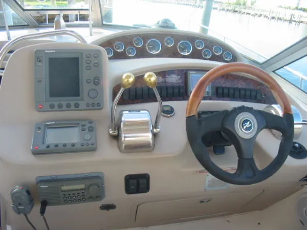 Slide: The Image of Sea Ray Sundancer 2002 - 2