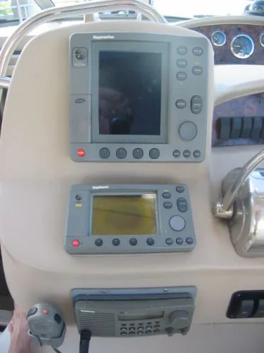 Slide: The Image of Sea Ray Sundancer 2002 - 3