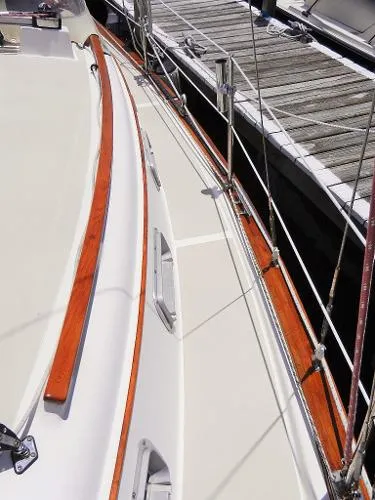 Slide: The Image of Island Packet 27 Sloop 1986 - 3