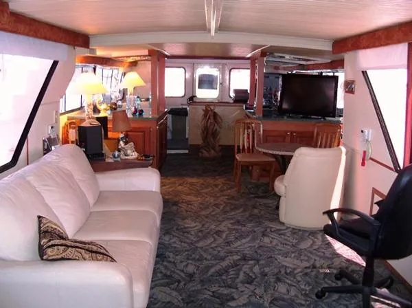 Slide: The Image of Bluewater Coastal Cruiser 1985 - 1