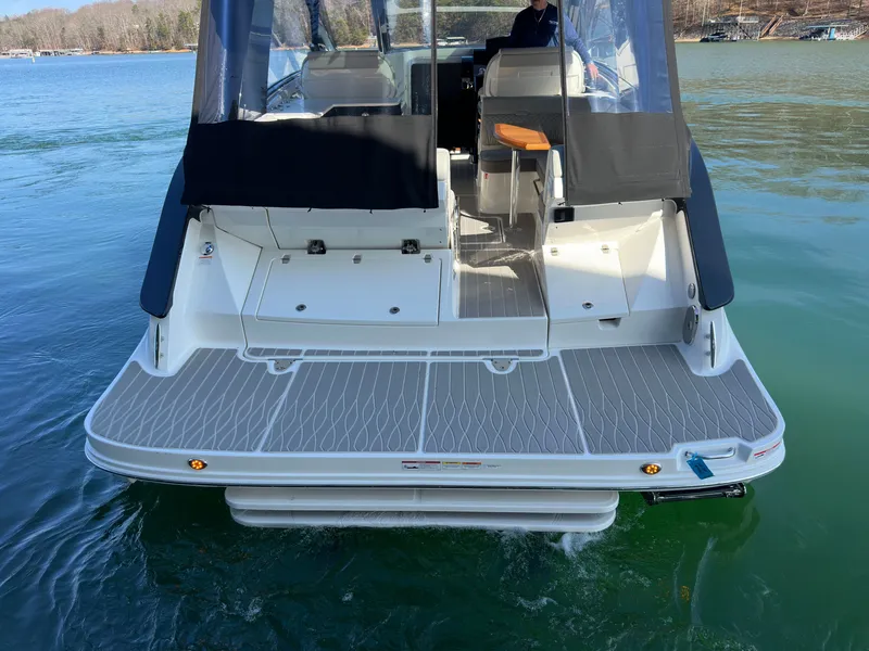 Slide: The Image of Sea Ray Sundancer 370 2026 - 11