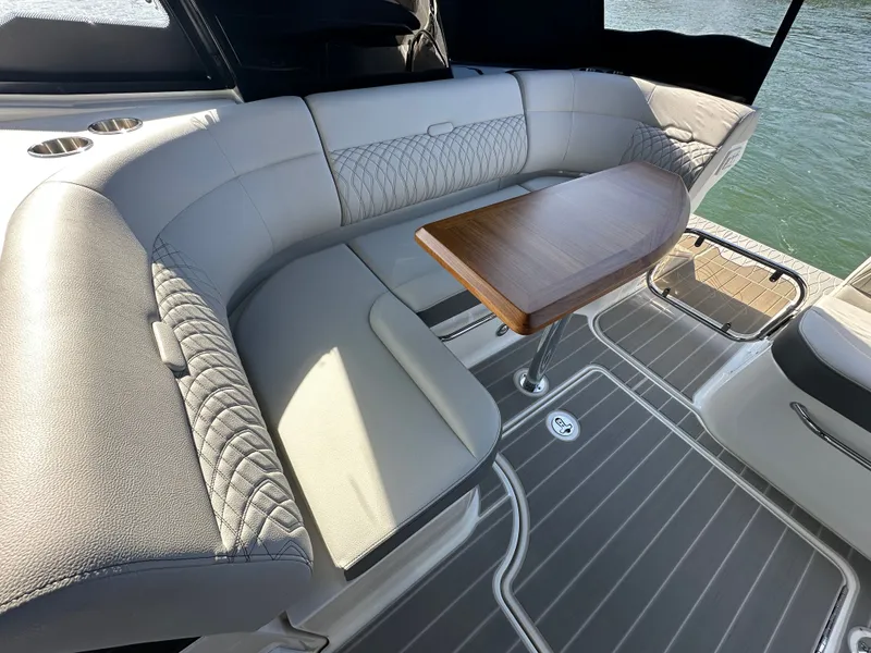 Slide: The Image of Sea Ray Sundancer 370 2026 - 14