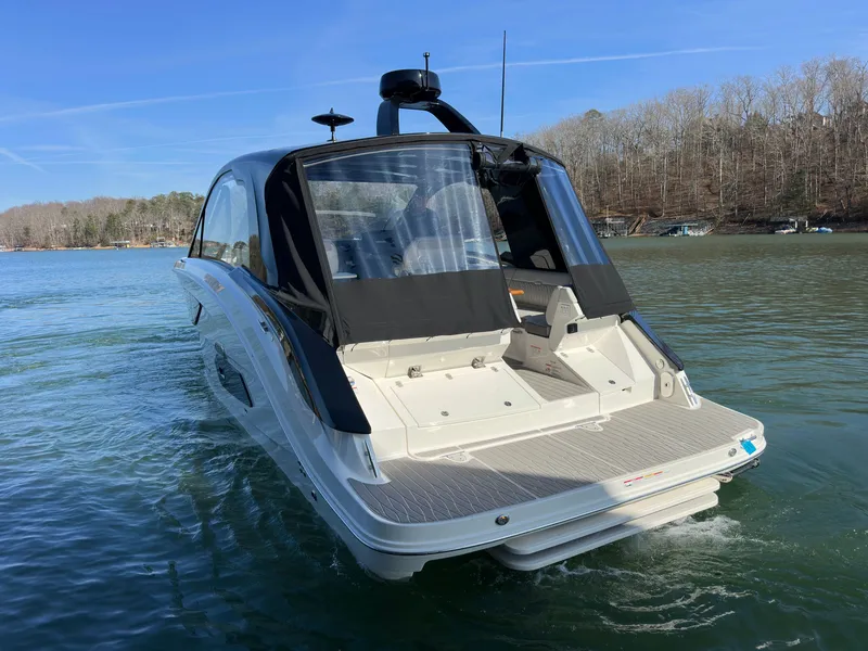 Slide: The Image of Sea Ray Sundancer 370 2026 - 2