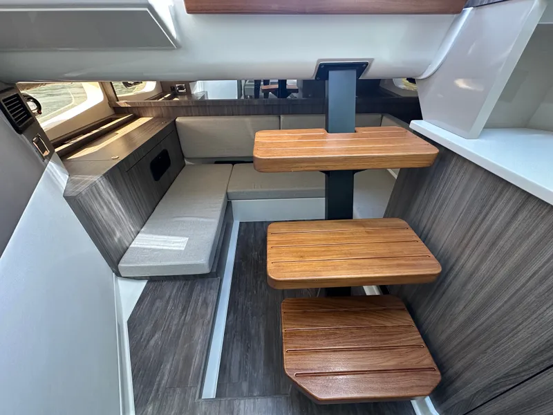 Slide: The Image of Sea Ray Sundancer 370 2026 - 21