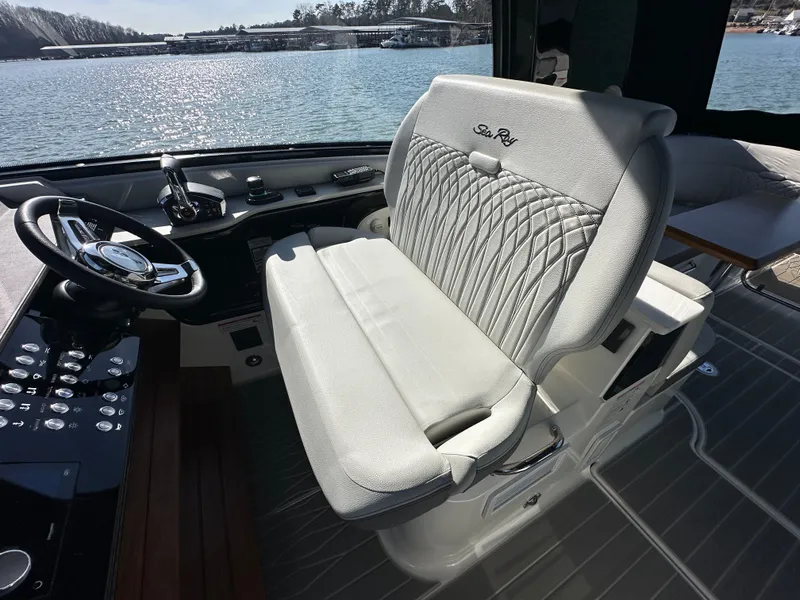 Slide: The Image of Sea Ray Sundancer 370 2026 - 31