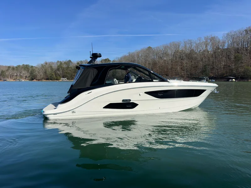Slide: The Image of Sea Ray Sundancer 370 2026 - 6