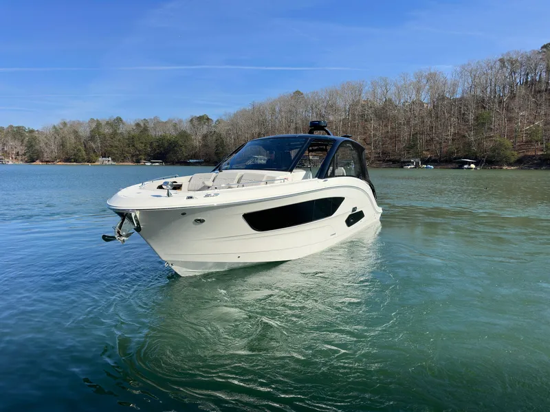 Slide: The Image of Sea Ray Sundancer 370 2026 - 9