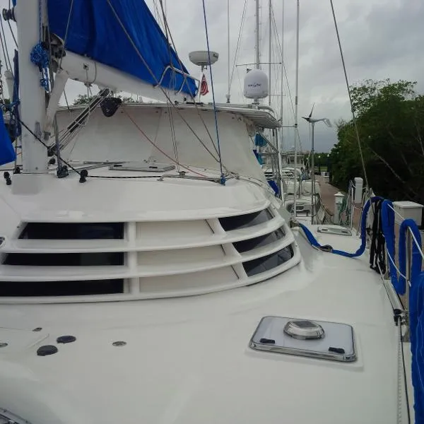 Slide: The Image of Manta 42 MkII 2006 - 2