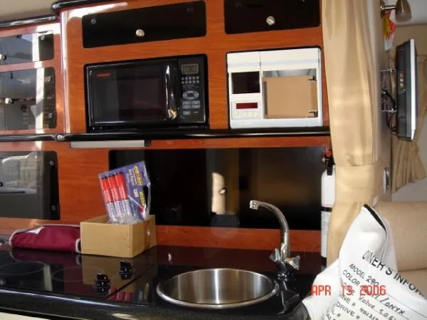 Slide: The Image of Monterey 290 Cruiser 2006 - 4