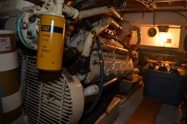 Slide: The Image of Hatteras Aft Cabin MY w/Cats 1990 - 11