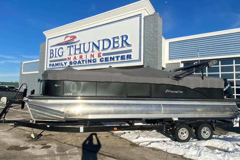 Slide: The Image of 2022 Manitou 25 OASIS RF SHP pontoon boat at Big Thunder Marine dealership. - 29
