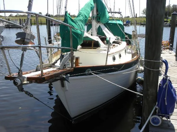 Slide: The Image of Pacific Seacraft Mariah 31 1979 - 4