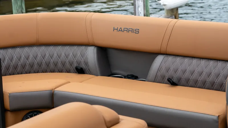 Slide: The Image of Harris Cruiser 230 2026 - 22