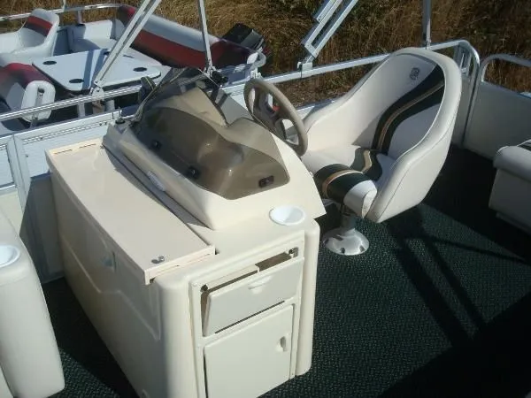Slide: The Image of Premier Pontoon Mfg Premier 200 Legend 1999 - 3