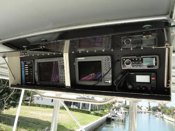Slide: The Image of Hatteras 46 SPORTFISH 1979 - 9