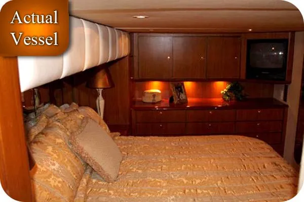 Slide: The Image of Ocean Yachts Super Sport 2000 - 9