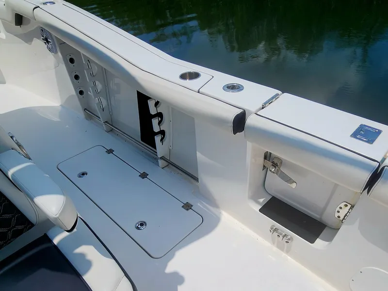 Slide: The Image of 2022 TIDEWATER 292 CC - Image 22 - 22