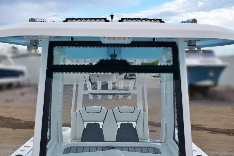 Slide: The Image of 2022 TIDEWATER 292 CC - Image 38 - 38