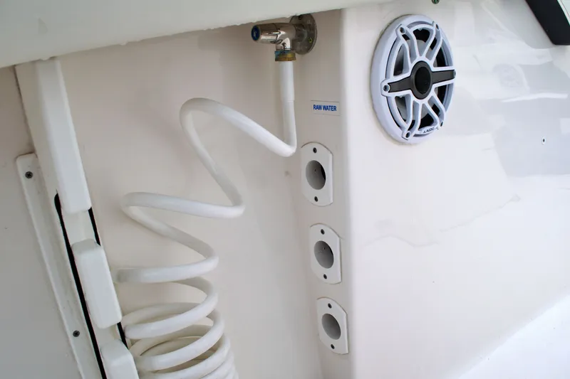 Slide: The Image of 2022 TIDEWATER 292 CC - Image 39 - 39