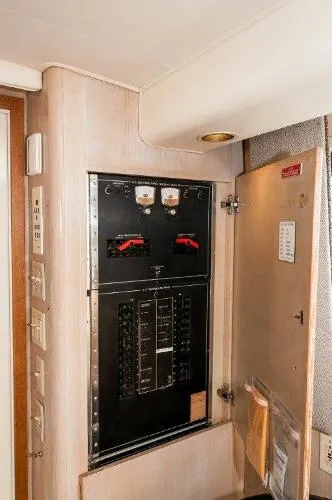 Slide: The Image of Hatteras 45 Convertible 1991 - 9