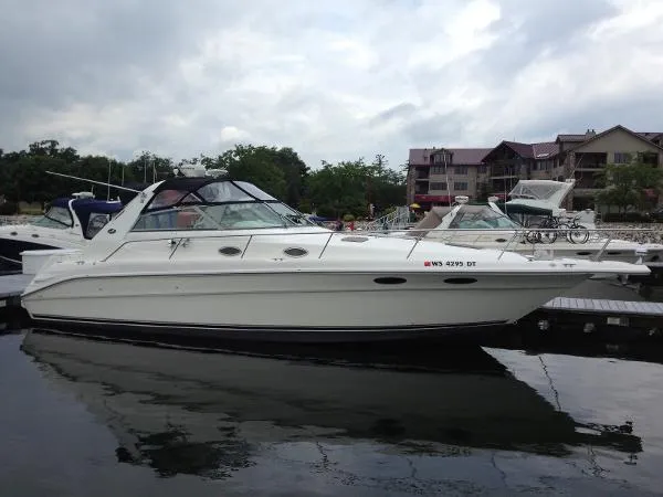 Slide: The Image of Sea Ray 330 Sundancer 1995 - 1