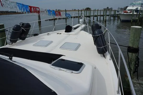 Slide: The Image of Bayliner 4788 Pilothouse Motor Yacht 1997 - 5