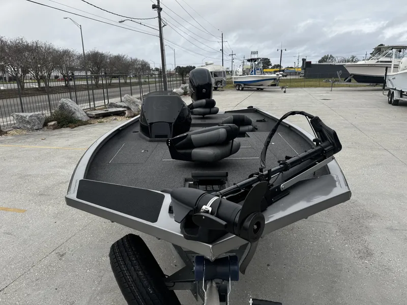 Slide: The Image of Crestliner XF 179 2022 - 8