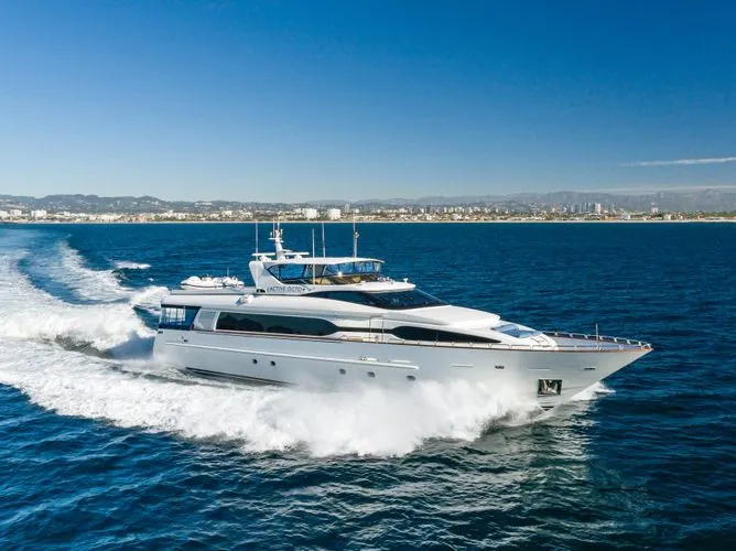 Slide: The Image of 2002 Destiny 104 Raised Pilothouse - Image 3 - 3