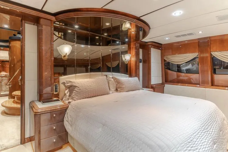 Slide: The Image of 2002 Destiny 104 Raised Pilothouse - Image 40 - 40