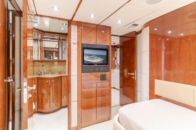 Slide: The Image of 2002 Destiny 104 Raised Pilothouse - Image 53 - 53