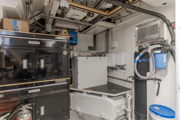 Slide: The Image of 2002 Destiny 104 Raised Pilothouse - Image 60 - 60