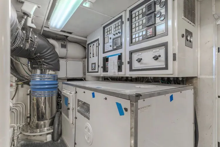 Slide: The Image of 2002 Destiny 104 Raised Pilothouse - Image 65 - 65